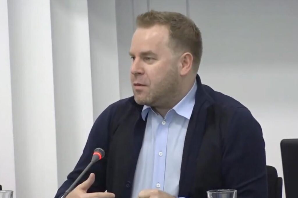 The judge who dismissed the arrests in the Nordis case and acquitted Bănicioiu is retiring at 48. Retirement decrees signed for another 21 magistrates