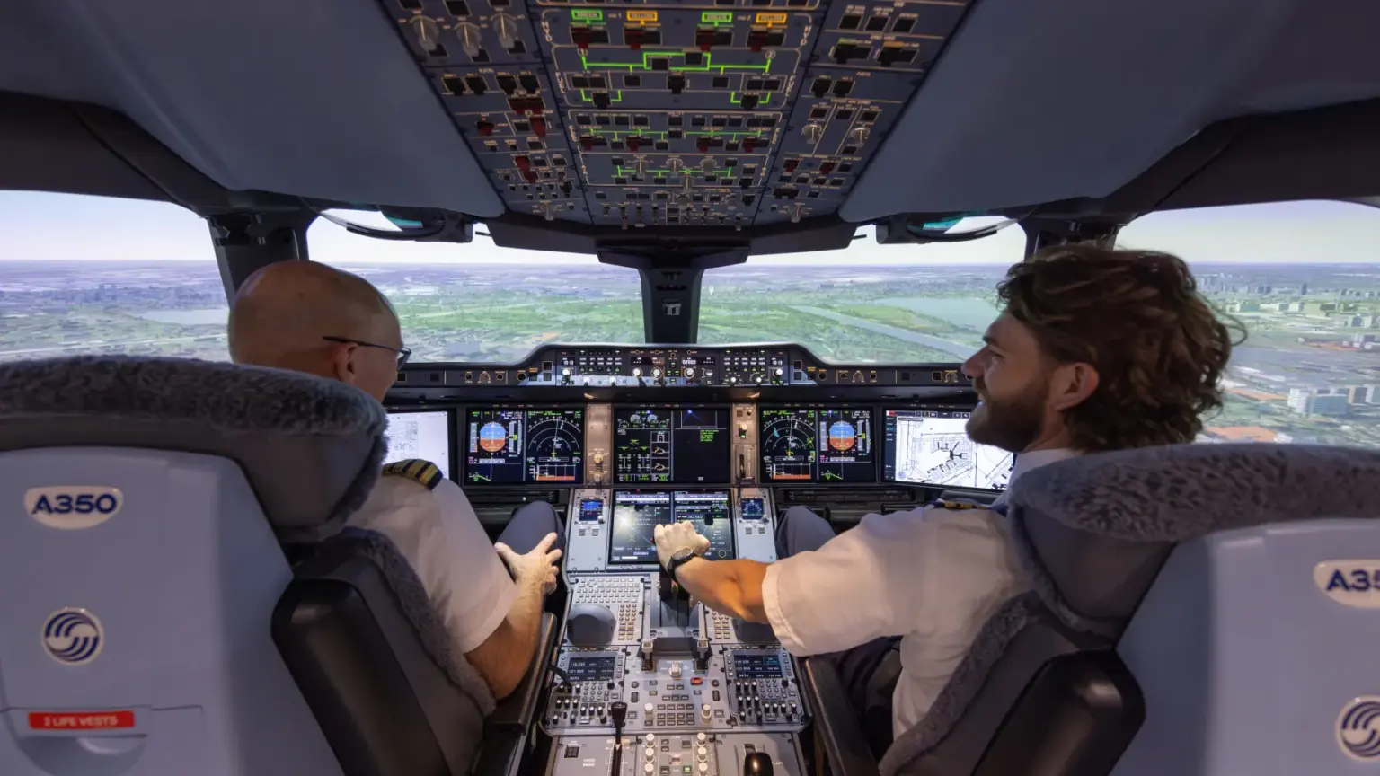 KLM Introduces First Airbus A350 Simulator to Train Pilots in Netherland KLM Introduces First Airbus A350 Simulator to Train Pilots in Netherland