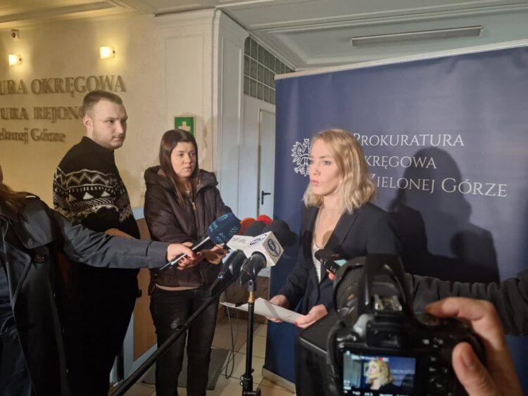The dogs that bit the 46-year-old were taken away. The case was taken over by the district prosecutor's office. The owner disappeared.
