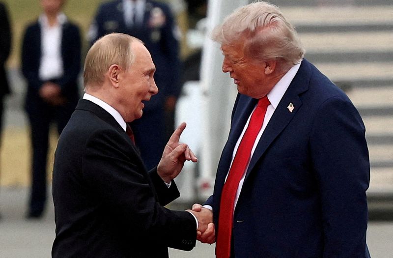 Analysis-With flattery and warnings, Russia tries to revive ‘spirit of Alaska’ with US | 104.1 WIKY
