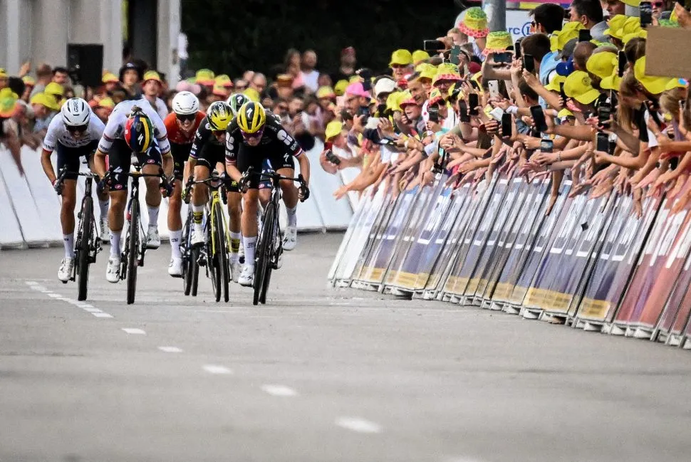 30/07/2025 – Tour de France Femmes avec Zwift 2025 – Étape 5 - Futuroscope / Guéret (166km) - arrivée -