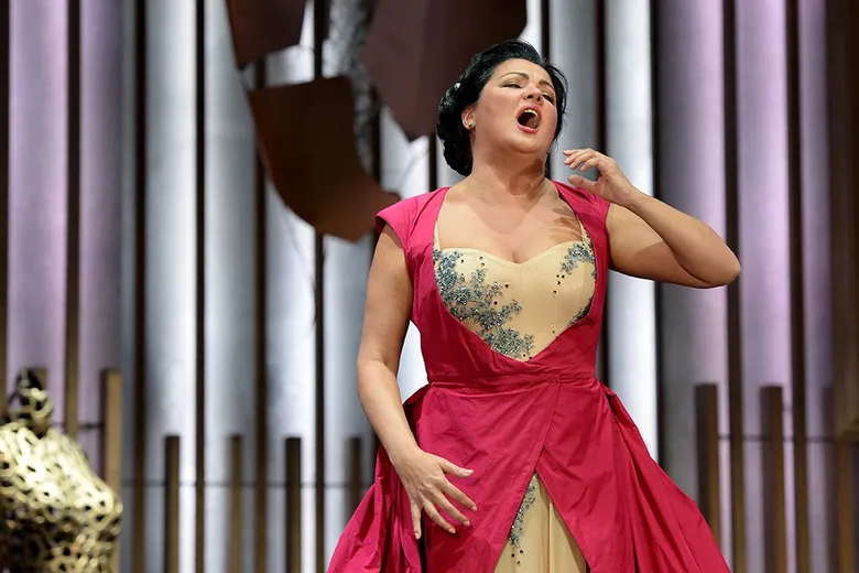 Putinist Netrebko's concert canceled in Romania