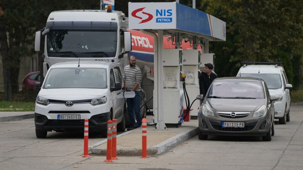 The US sanctions Serbia's main oil supplier, which is controlled by Russia