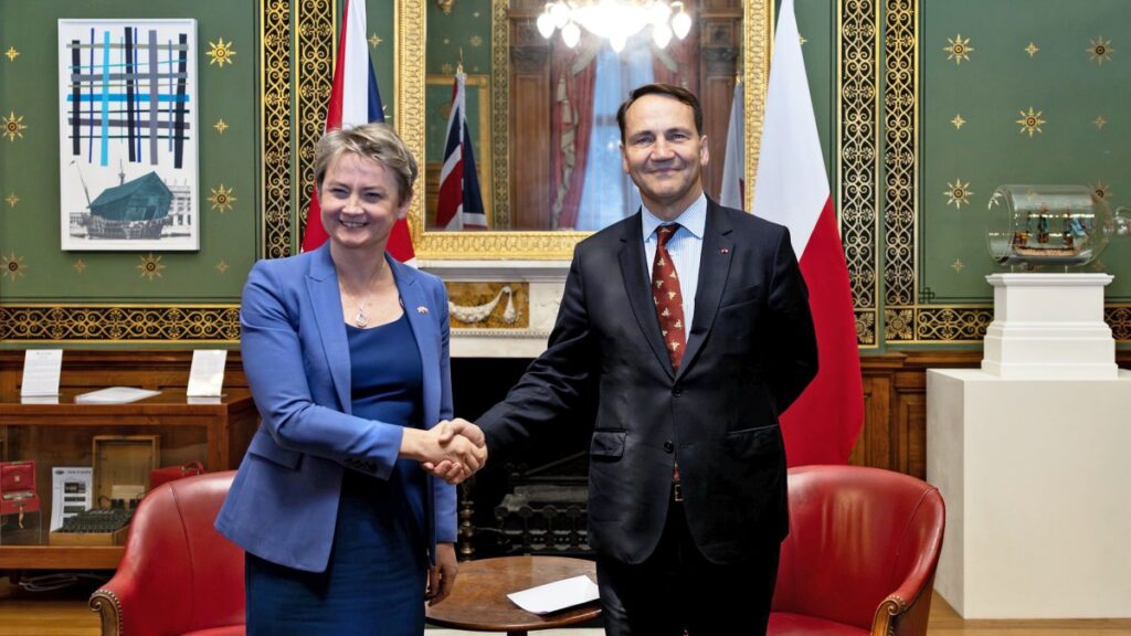 Britain and Poland plan treaty to deter Russia and cut migration
