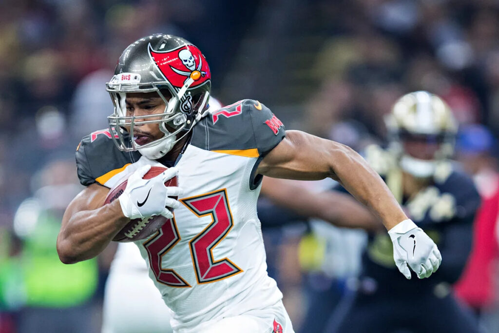 Doug Martin, former Buccaneers and Boise State RB, dies at 36 while reportedly in police custody Download app from appStore