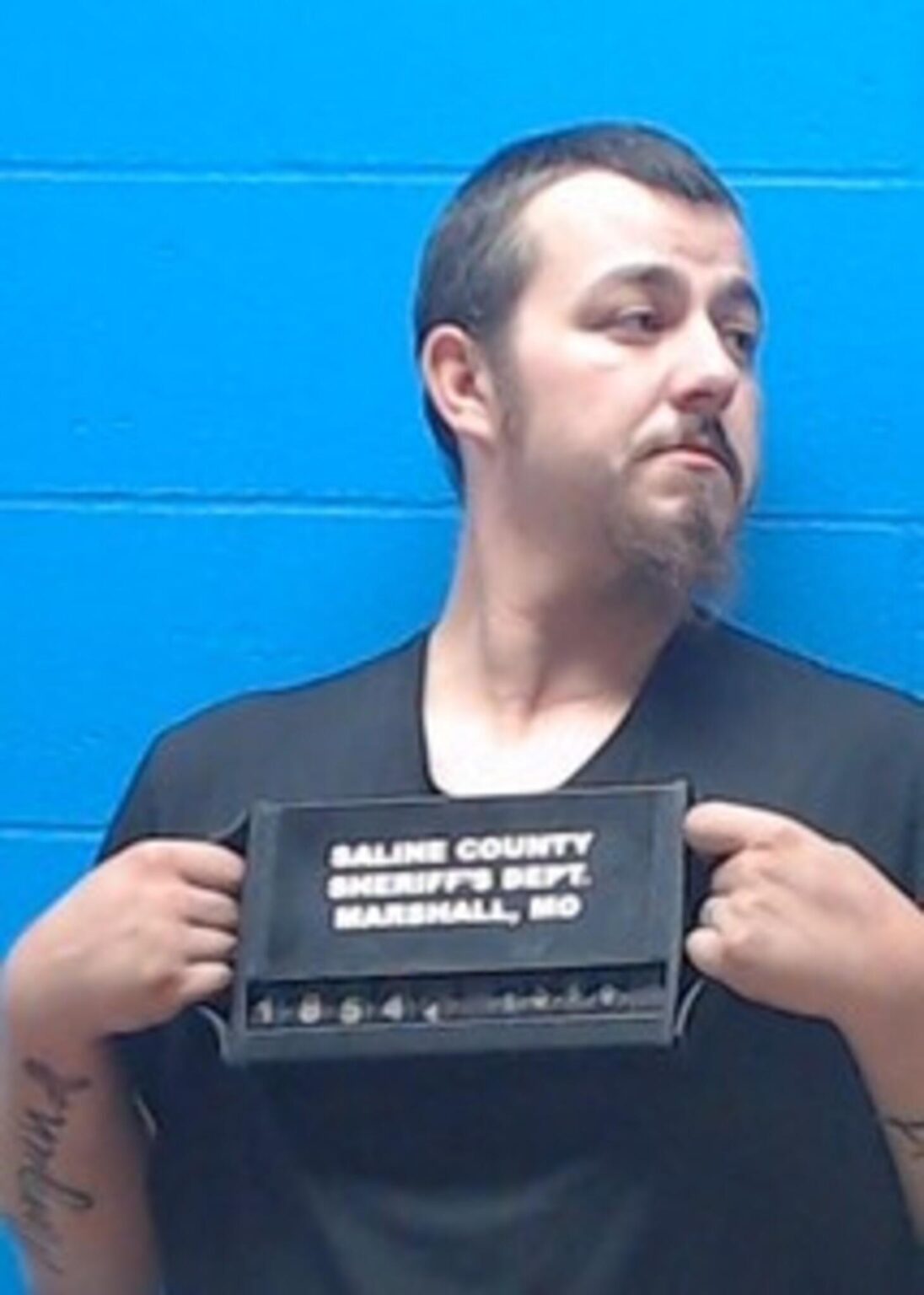 Malta Bend man arrested after armed incident at Saline County residence 