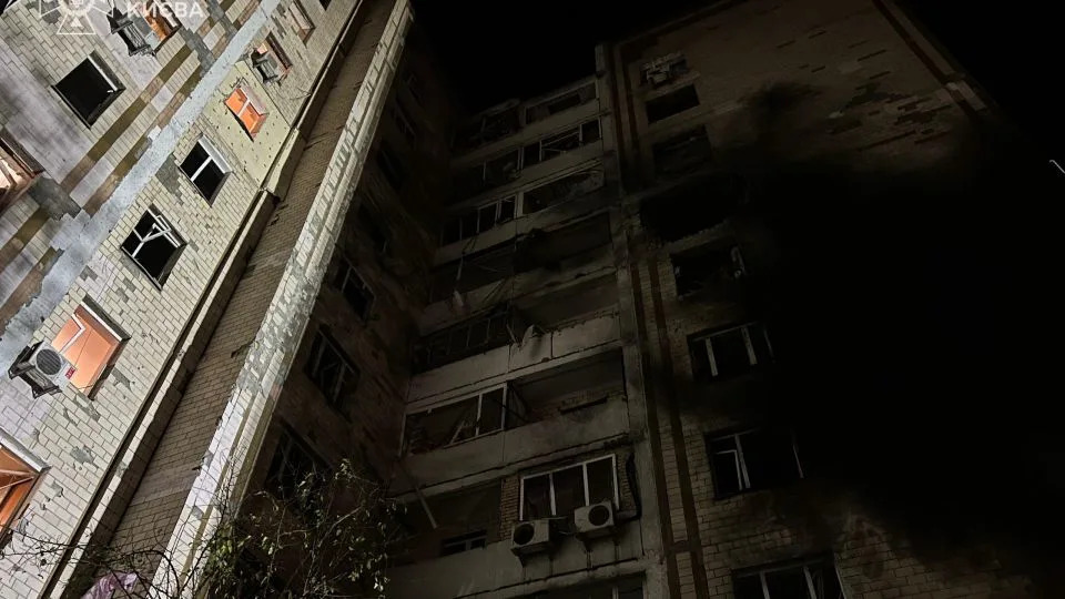 Several high-rise residential buildings were affected by Russian aerial attacks late on Saturday, October 25. Zelensky said "ordinary apartment buildings in several distrcits" of Kyiv were damaged. - State Emergency Service of Ukraine