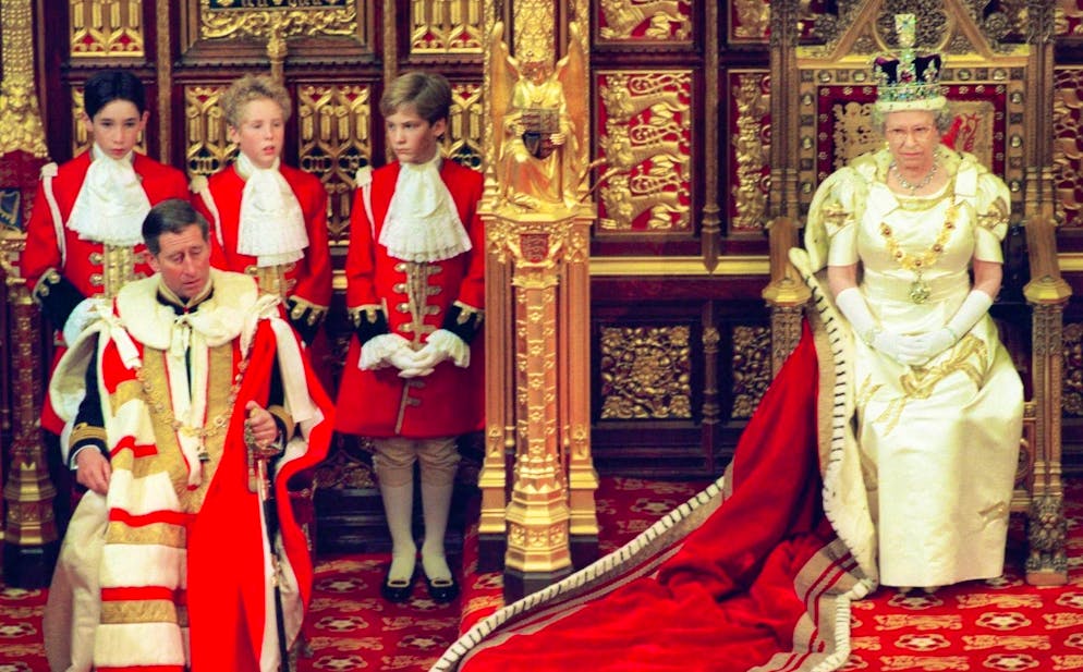 Royal pomp that the Swiss have always done without: Queen Elizabeth II and her eldest son Prince Charles, then heir to the throne, in October 1996 during the annual opening of Parliament at the House of Lords in London.