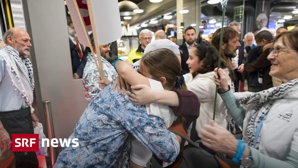 Global Sumud Flotilla - Eight flotilla members back in Switzerland | On Sunday, eight members of the Gaza flotilla returned to Geneva. They report mistreatment and criticise Switzerland's stance.
