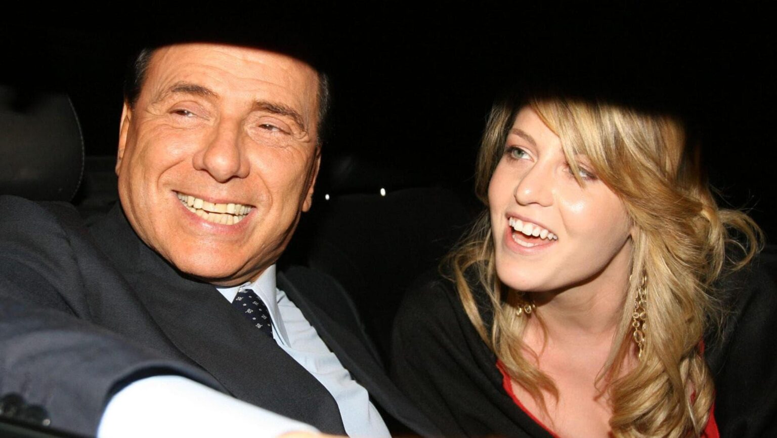 The Court of Cassation excludes links between Berlusconi, Dell'Utri and the mafia: no money laundering activity by Cosa Nostra in Berlusconi's companies has ever been proven in court.