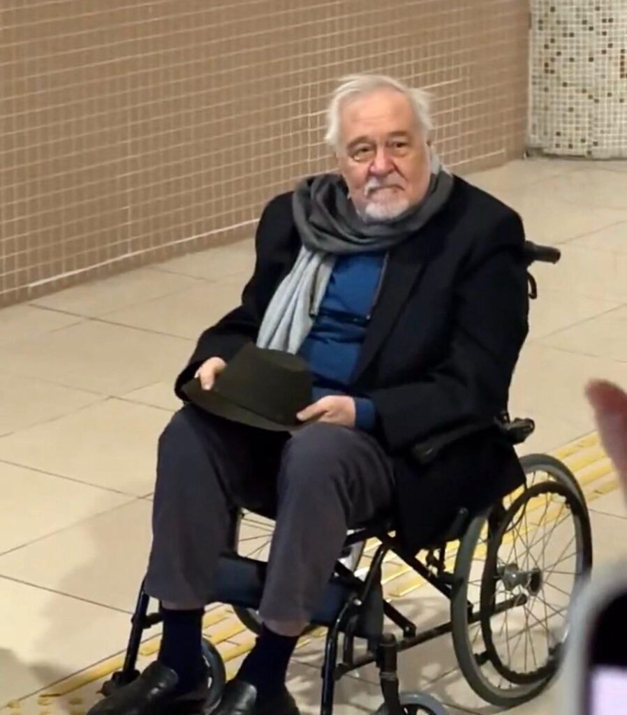 Famous historian and academician. Dr. İlber Ortaylı, was allegedly taken to hospital after a heart attack. Ortaylı was urgently referred to the hospital after a heart attack. The sources reported that the situation of the famous academician is critical. Famous historian and academician. Dr. İlber Ortaylı, was allegedly taken to hospital after a heart attack. Ortaylı was urgently referred to the hospital after a heart attack. The sources reported that the situation of the famous academician is critical.