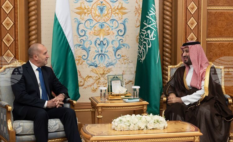 President Radev Meets Crown Prince Mohammed bin Salman in Riyadh, Renews Invitation to Visit Bulgaria