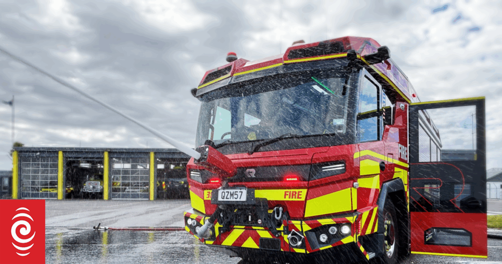 Union banners banned from firetrucks amid pay standoff