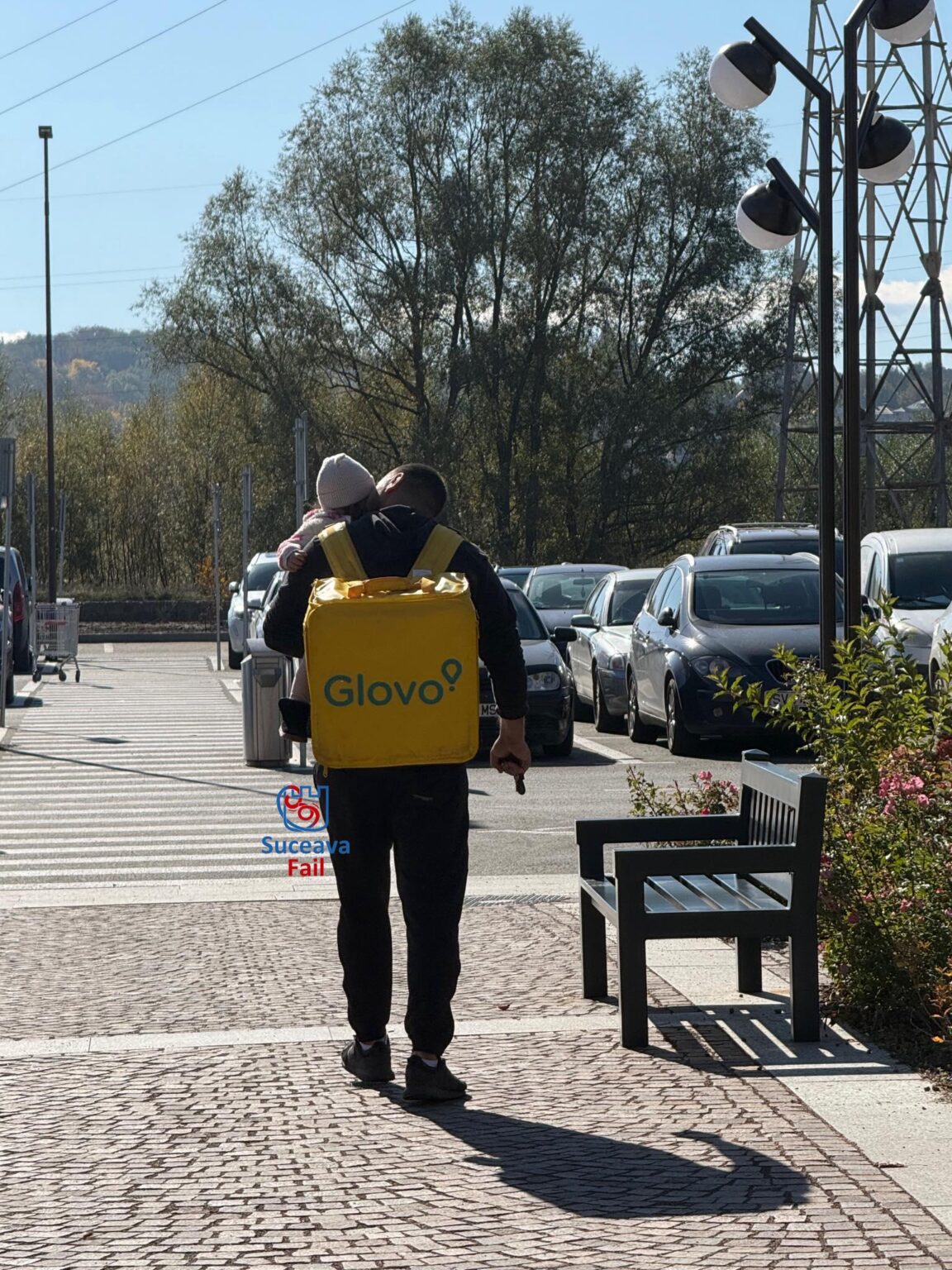 Simple people are the ones who move Suceava forward, image captured in the parking lot of Iulius Mall Suceava.