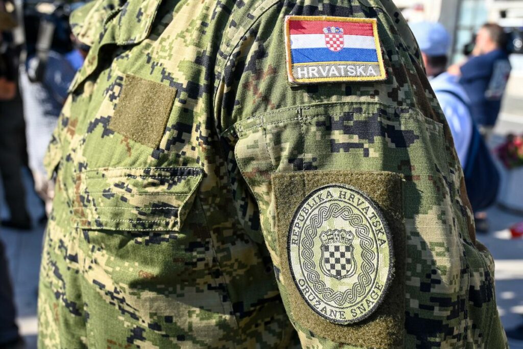 Croatian Parliament votes to introduce military service