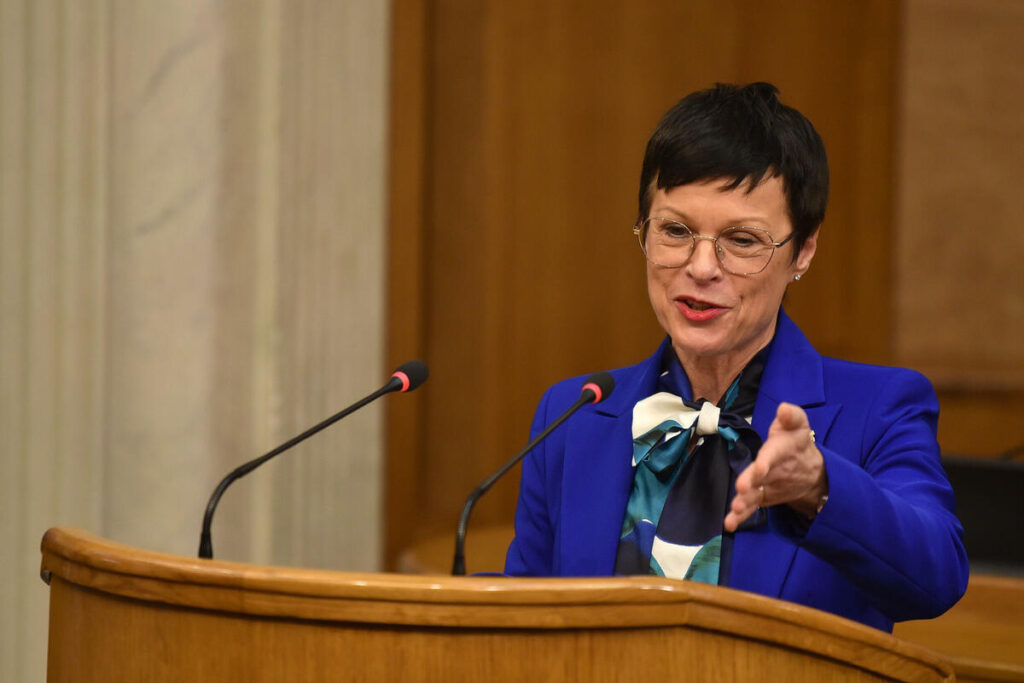 Serbia must allow the media to work, there should be no political pressure