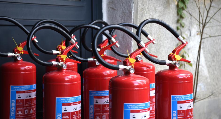 OSCE Mission hands over 200 fire extinguishers to improve fire safety in Prishtinë/Priština neighbourhoods
