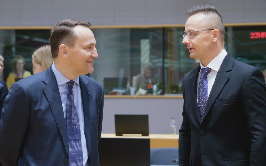 Poland hopes Ukraine knocks out Druzhba pipeline — Sikorski taunts Hungary Poland hopes Ukraine knocks out Druzhba pipeline — Sikorski taunts Hungary