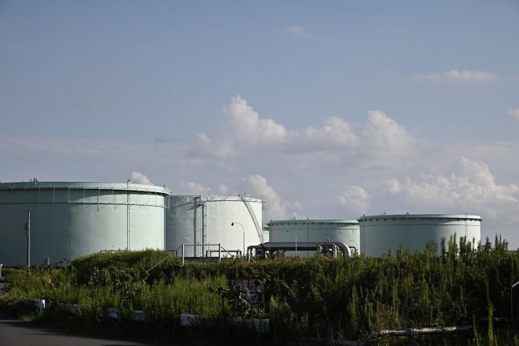 Oil Rises After Three-Day Drop With Focus on Russia, Stockpiles