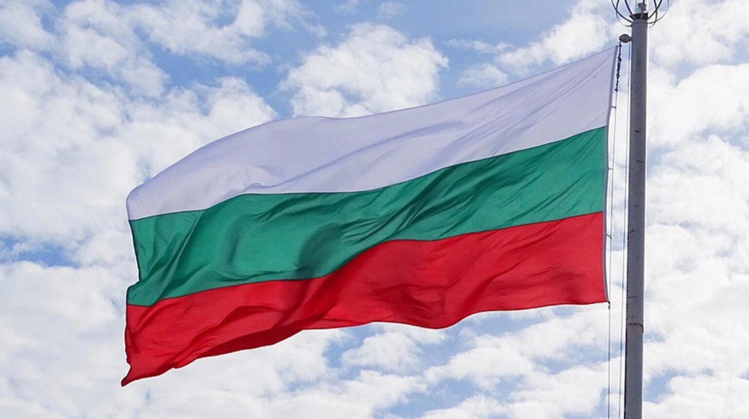 Bulgaria willing to allow Putin's plane to fly to Budapest for meeting with Trump