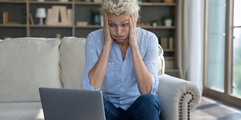 Struggles with online admin in France: Two thirds face challenges