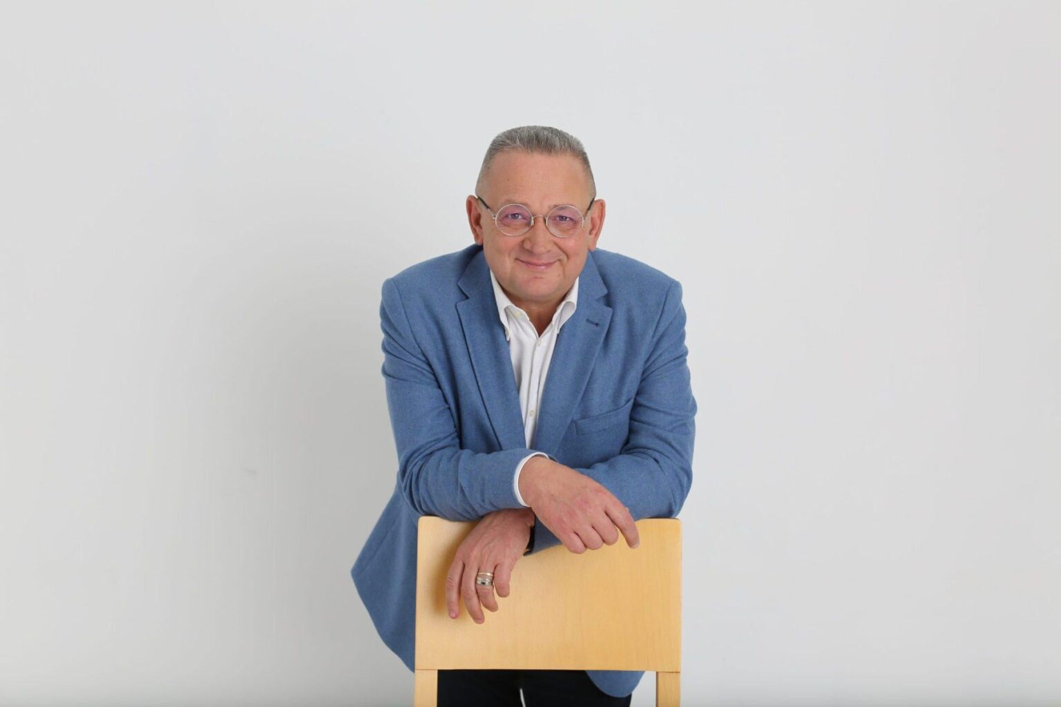 Furious attack launched by the president of ANAT, Alin Burcea, to the Minister of Economy, Radu Miruță. "A fool from a neo-communist party who doesn't understand anything about the market economy"