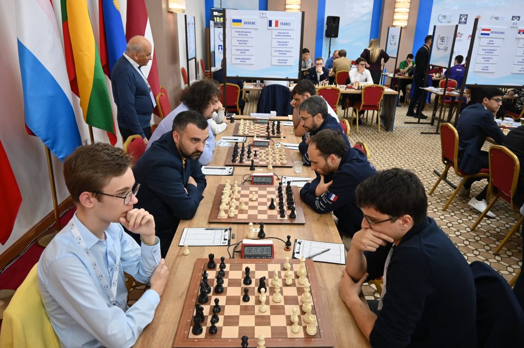 Ukraine and Poland keep the sole lead in European Open and Women’s Team Chess Championships 2025 – European Chess Union Ukraine and Poland keep the sole lead in European Open and Women’s Team Chess Championships 2025 – European Chess Union