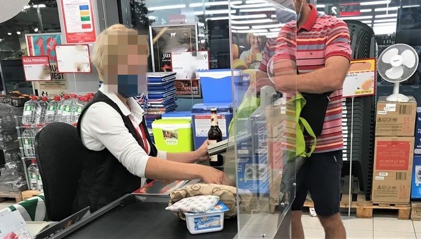 The cashier was making off with the thief for beer. She suffered badly