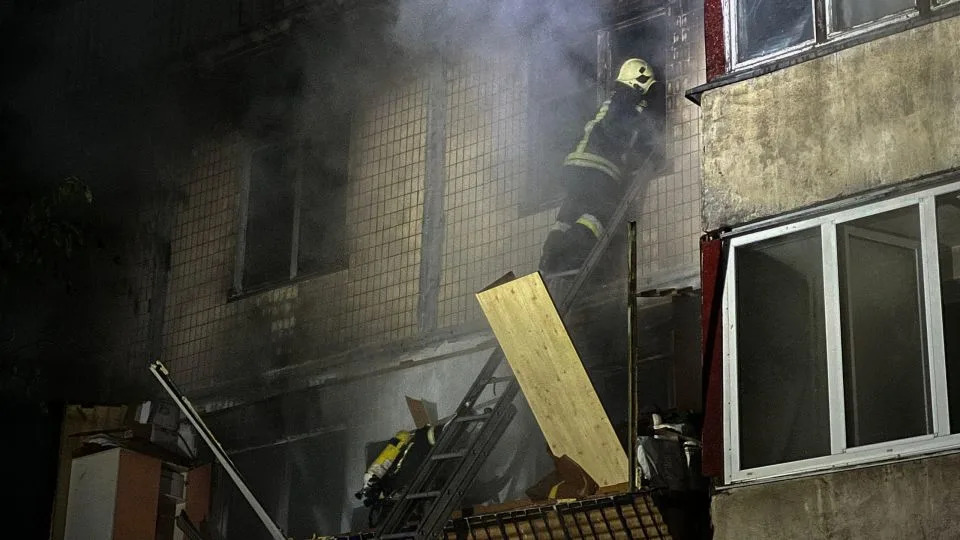 More than a hundred firefighters and police officers responded across Kyiv following strikes in several districts overnight into Sunday, October 26. - State Emergency Service of Ukraine