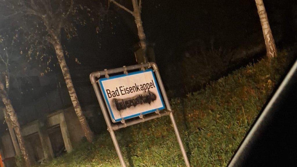 Vandals over Slovenian signs in Železna Kapla and Pliberk, the condemnations are coming