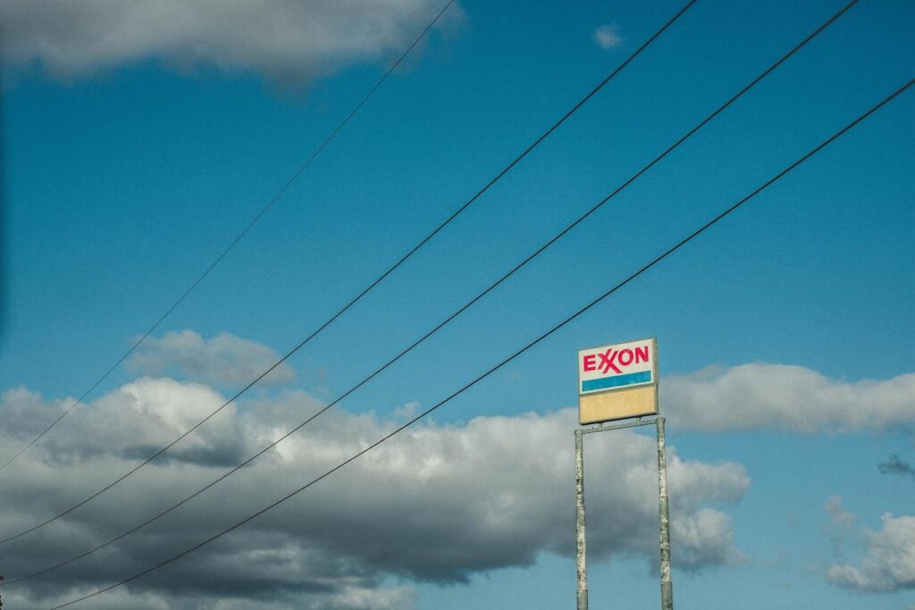 UBS Highlights Exxon Mobil’s (XOM) Long-Term Energy Investment Potential