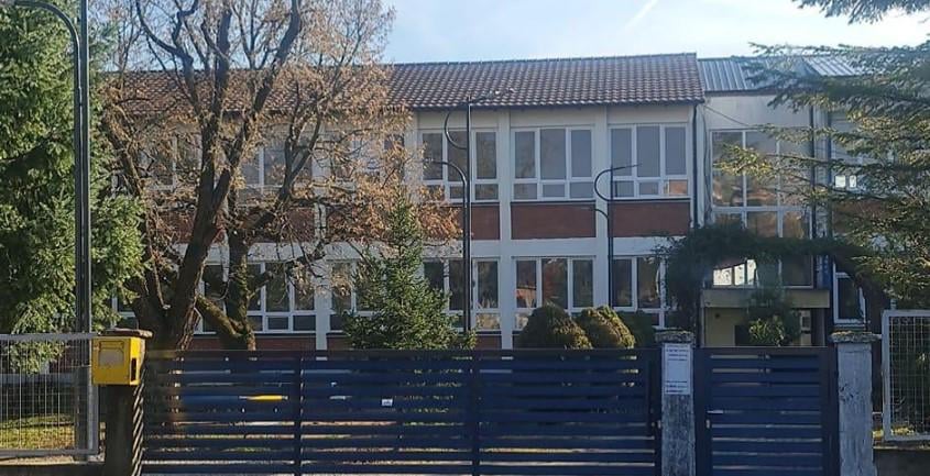 Dozens of students are poisoned in a bakery in Vitomirica, Peja, an attempt is being made to keep the case quiet