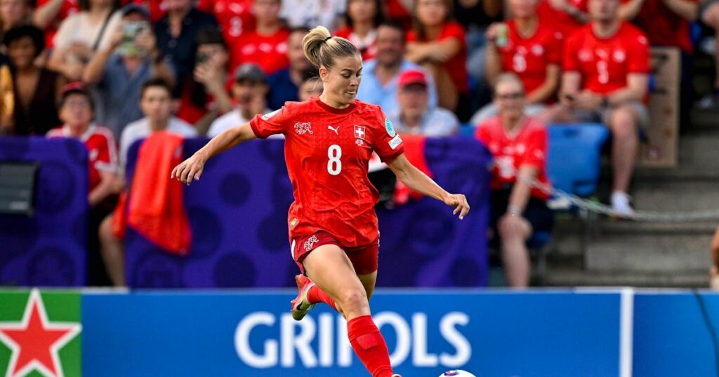 Pilgrim scores the winning goal: Efficient Swiss beat Canada in their first game after the home European Championships