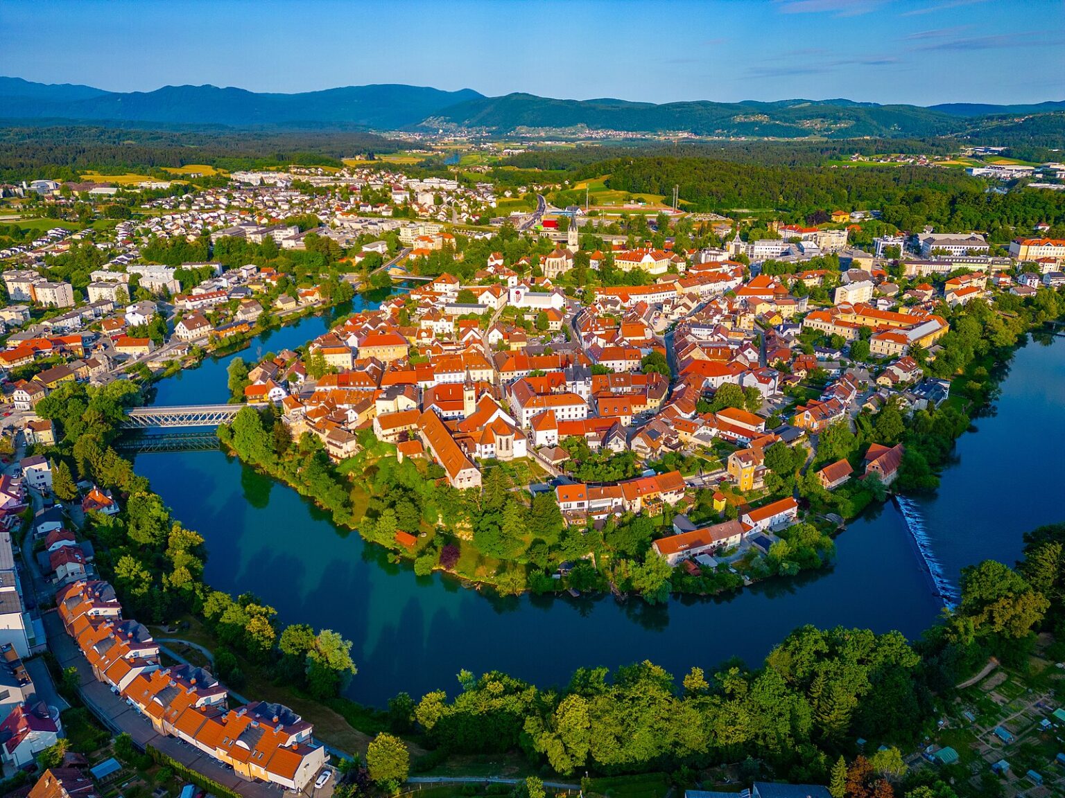 Slovenia, when Fear Becomes Politics Slovenia, when Fear Becomes Politics