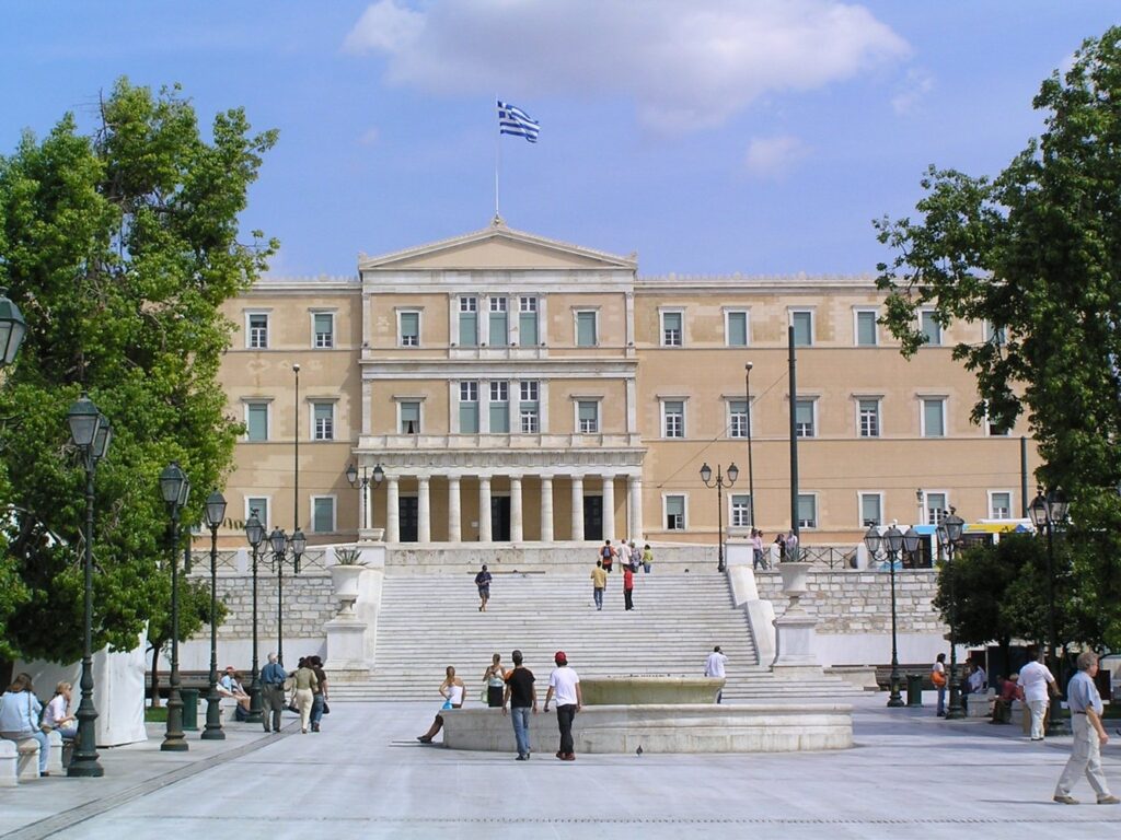 Social Media Overtake TV as Main Source of Information in Greece