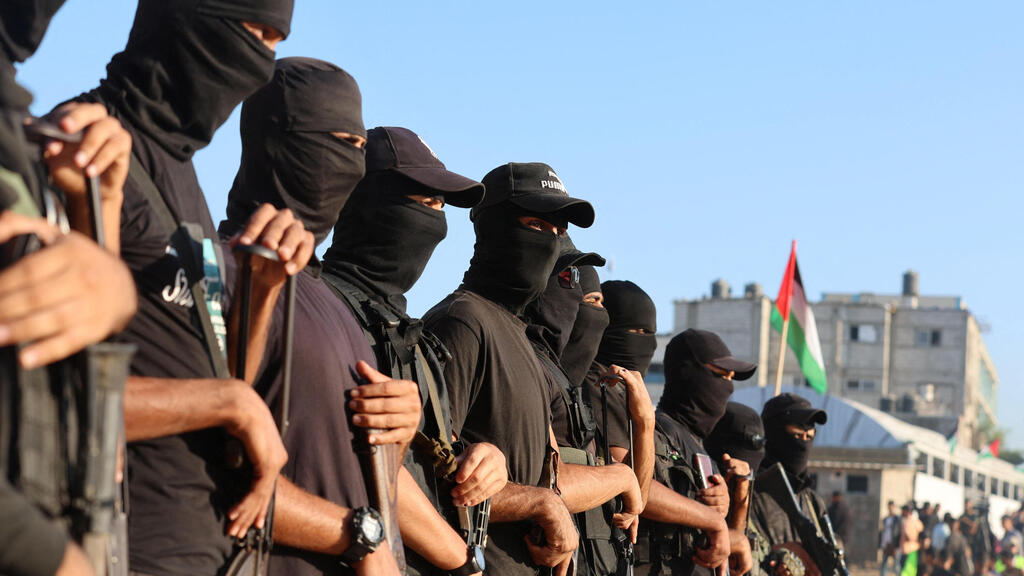 Hamas terrorists in Gaza (Photo: Reuters/Ramadan Abed) מחבלי חמאס בעזה