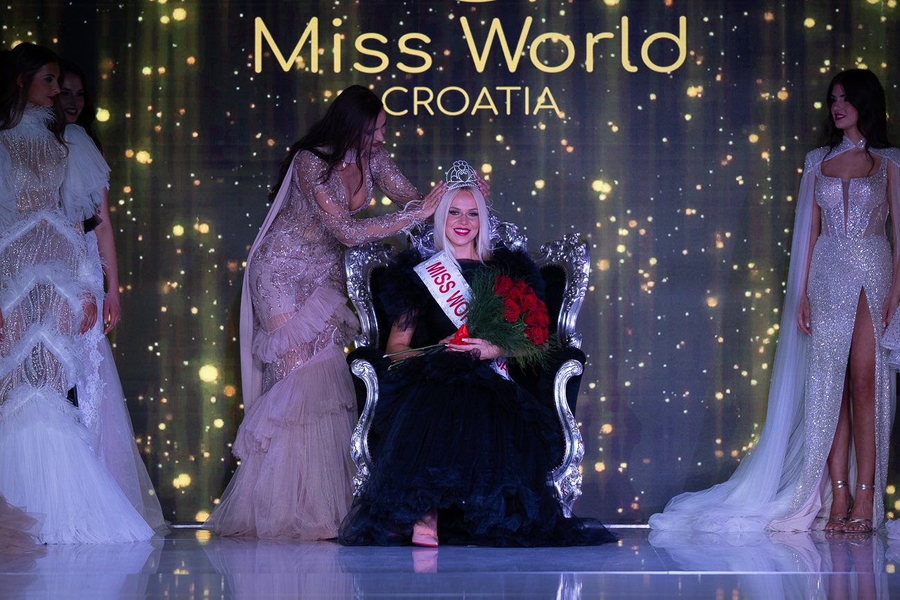  Ema Helena Vičar Crowned new Miss World Croatia
