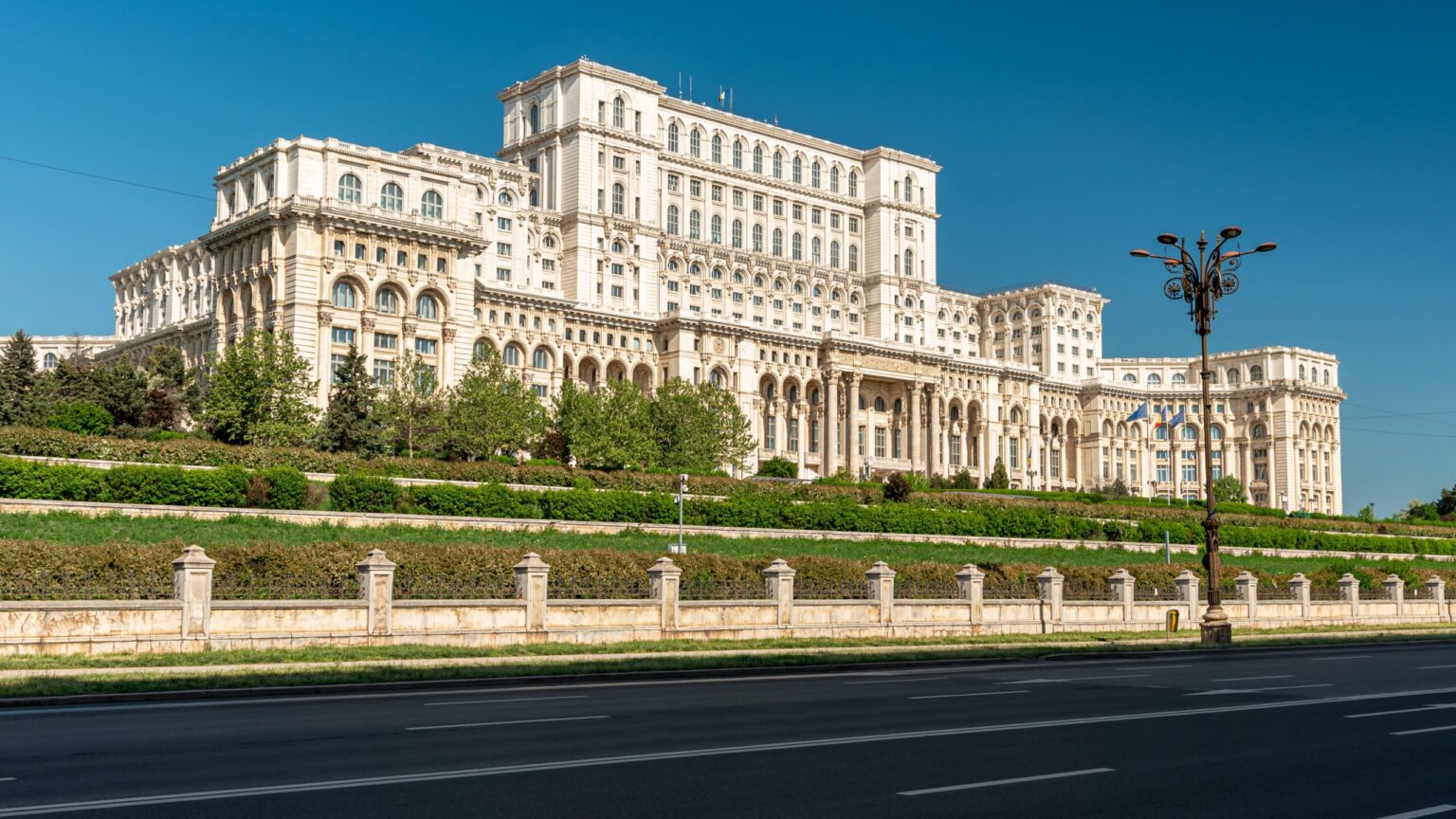 The Dangers and Opportunities of a Romanian National Bankruptcy The Dangers and Opportunities of a Romanian National Bankruptcy