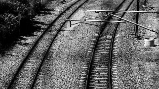 The decline of railways in Greece despite billions of investments: The share of railways in Greece has been shrinking dramatically over the past 28 years, despite huge investments in railway projects and upgrading the network