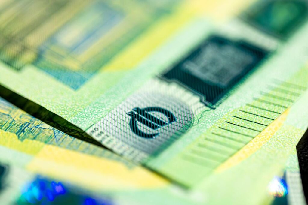 Slovenian Paradox wages: The company pays € 70,000, the employee receives € 29,000