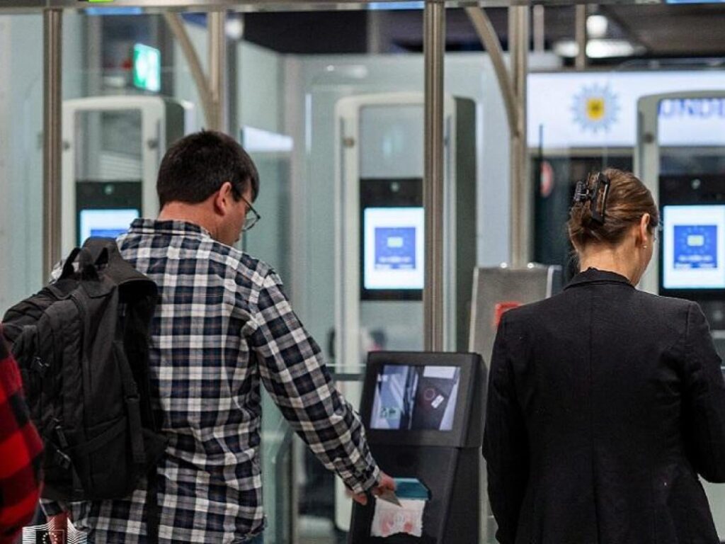 Here is the Entry-Exit System: from 12 October non-EU citizens will have to leave fingerprints and face to enter Europe Here is the Entry-Exit System: from 12 October non-EU citizens will have to leave fingerprints and face to enter Europe