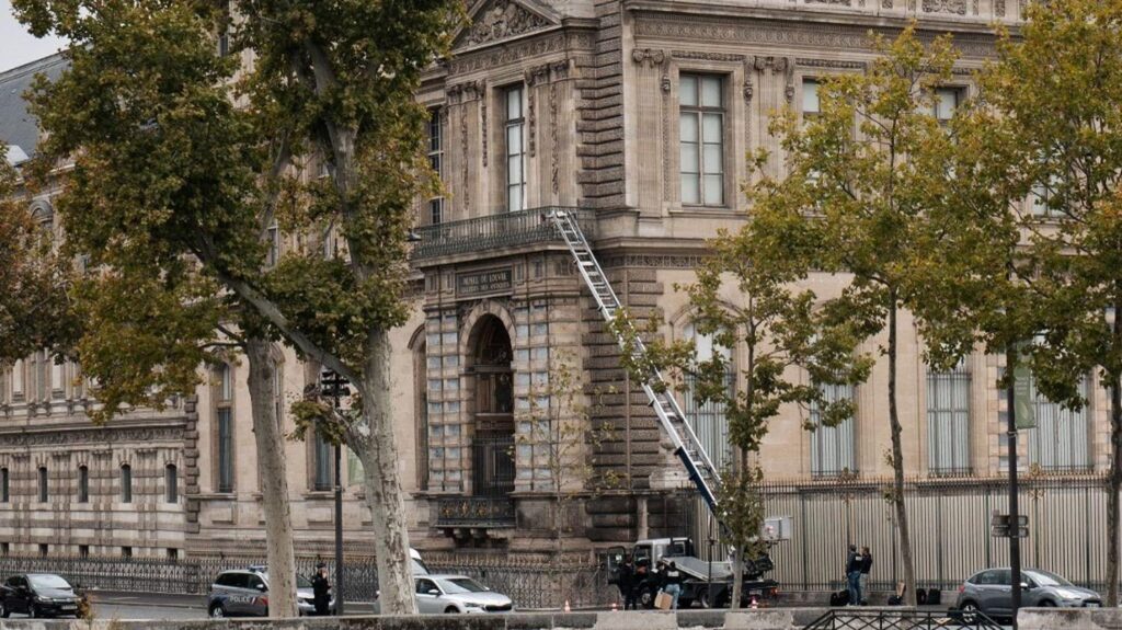 DIRECT. Burglary at the Louvre: the two arrested suspects were identified using their DNA