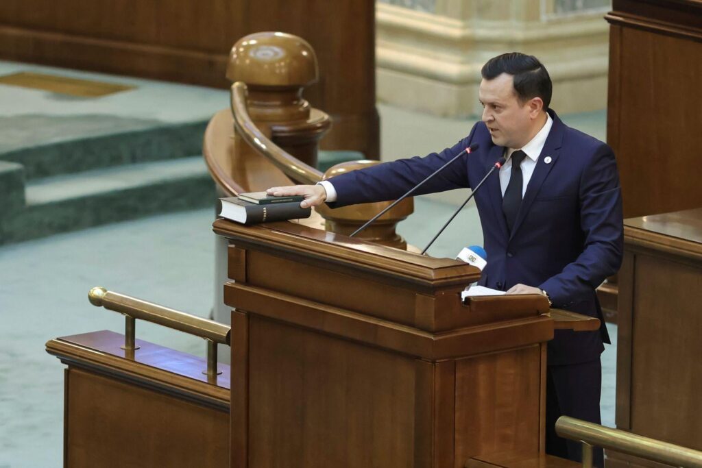 A gold senator claims to have obtained an engineer diploma in Munich, but the University has denied this for the local press A gold senator claims to have obtained an engineer diploma in Munich, but the University has denied this for the local press