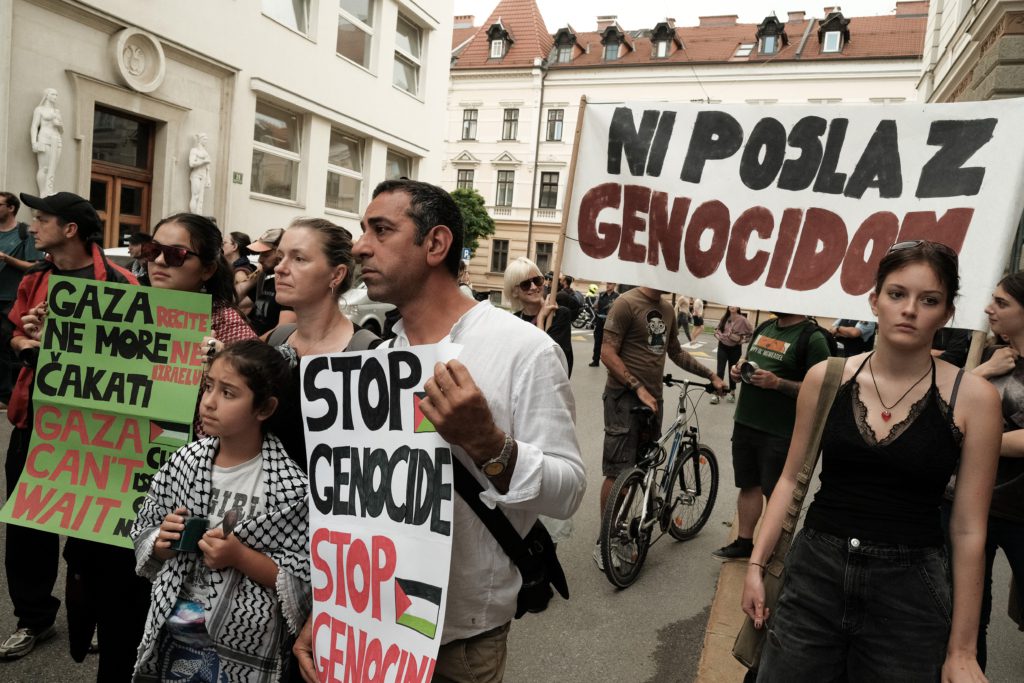 Slovenia: Facilitating the transfer of arms to Israel ‘alarming’ and violates international law Slovenia: Facilitating the transfer of arms to Israel ‘alarming’ and violates international law