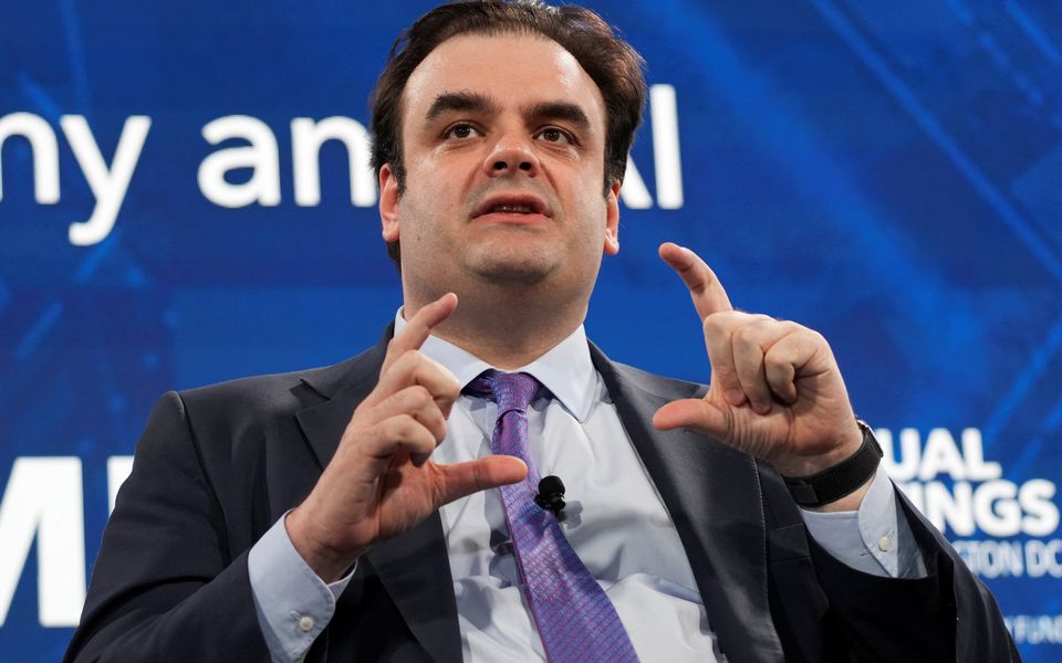 Greece hopes for more cross-border mergers and acquisitions, finance minister says