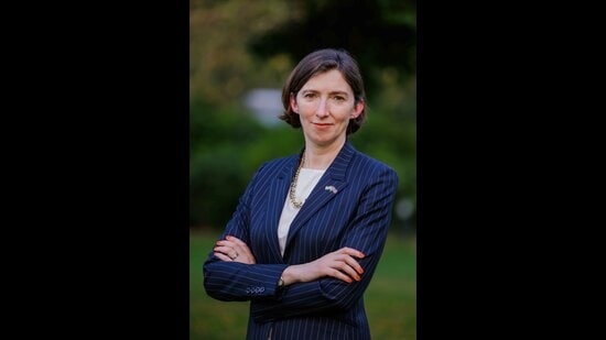 Lindy Cameron (HT) Lindy Cameron (HT)
