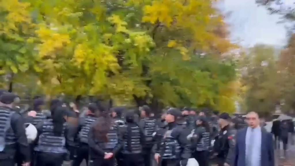 Ankara University Faculty of Language, History and Geography Continues the Resistance!