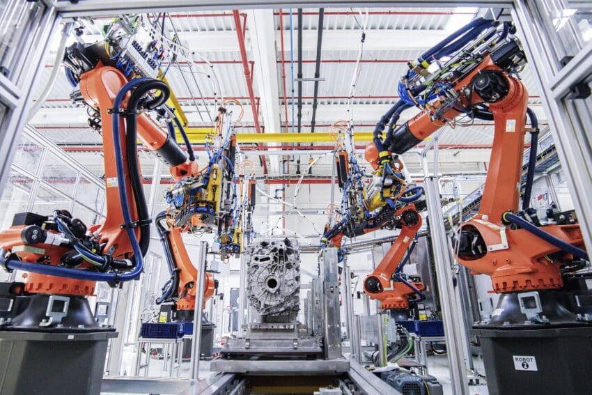 Mercedes-Star-Assembly-plant-Romania-electric-drive