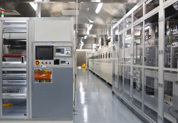Coating room where product mixtures are processed into a flat...