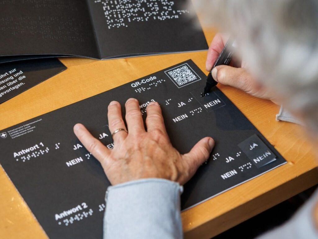 In the canton of Zurich, blind people can vote secret for the first time